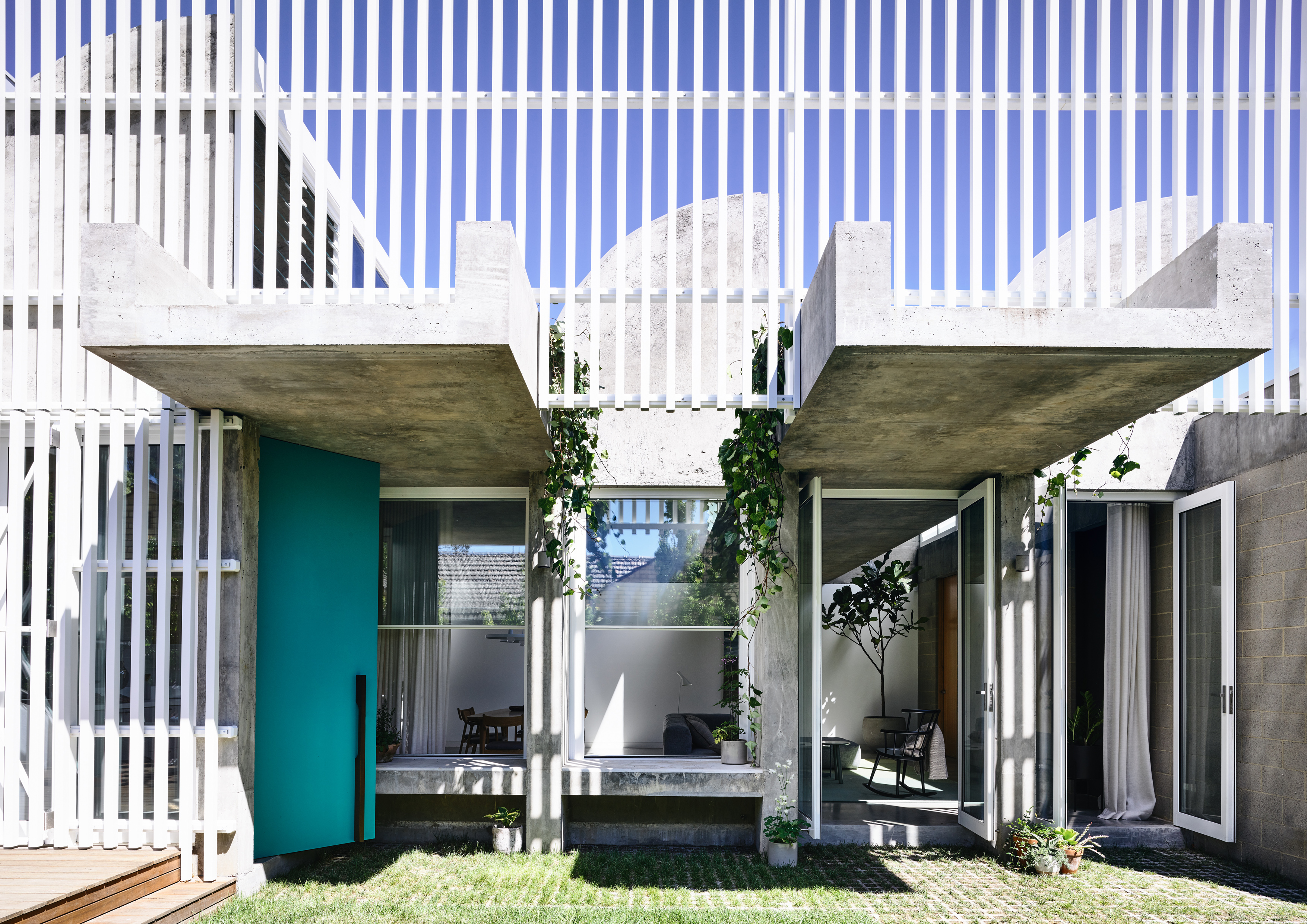 645-resnew_movinghouse_architectseat_derekswalwell_00 645-resnew_movinghouse_architectseat_derekswalwell_00